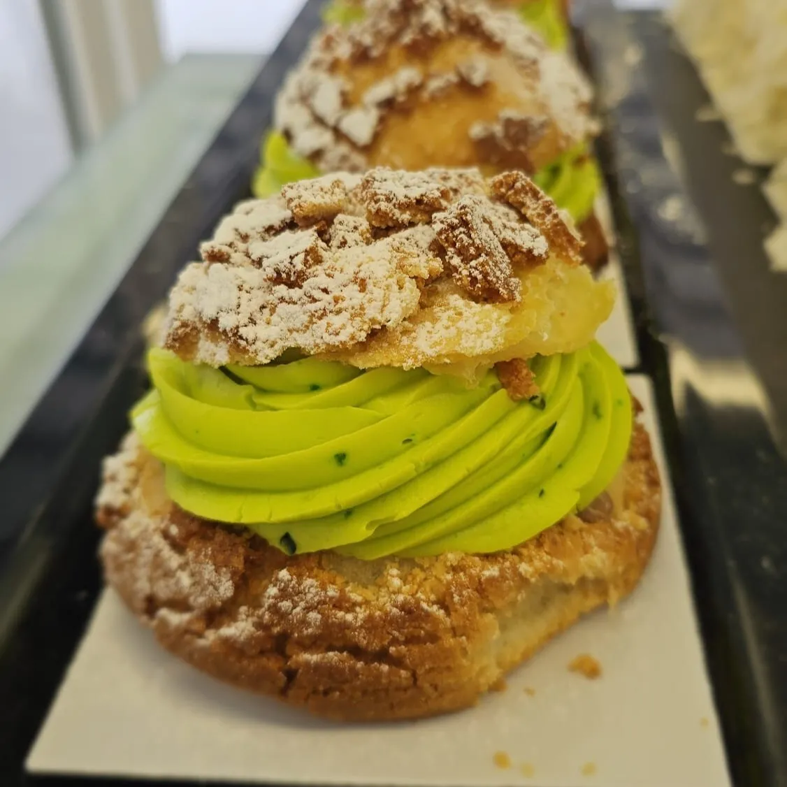 cream puff ( antep fıstık kremalı )